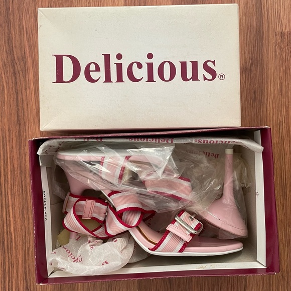 “WOMENS DELICIOUS STRAPPY HEELS” - Picture 2 of 13